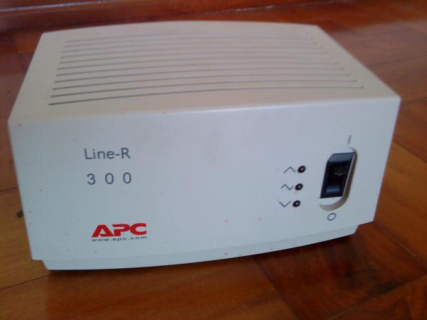 Estabilizador APC Line-R 300